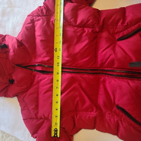 Calvin Klein puffer jacket with padded hood. - Picture 8 of 11